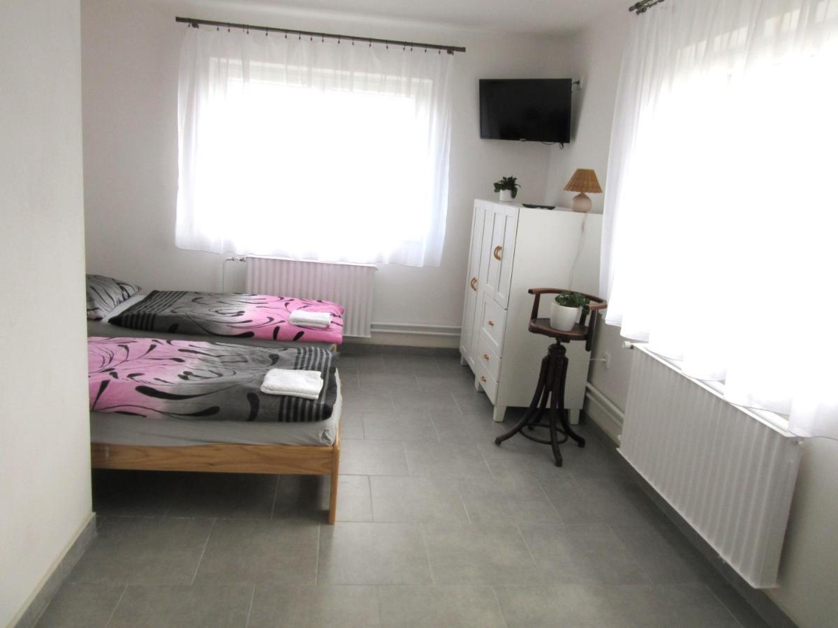Vila Rybnicek Brada Ngoại thất bức ảnh